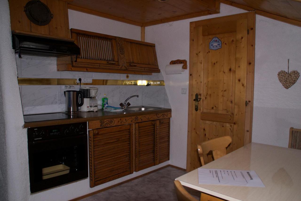 Alpin-Sportiv Apartamento Lermoos Habitación foto